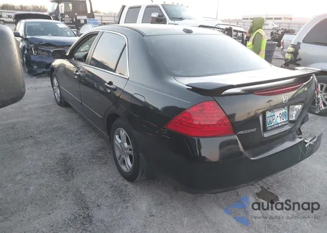 2006 Honda Accord 2.4 Ex z USA, uszkodzony, nr VIN 1HGCM56866A064771